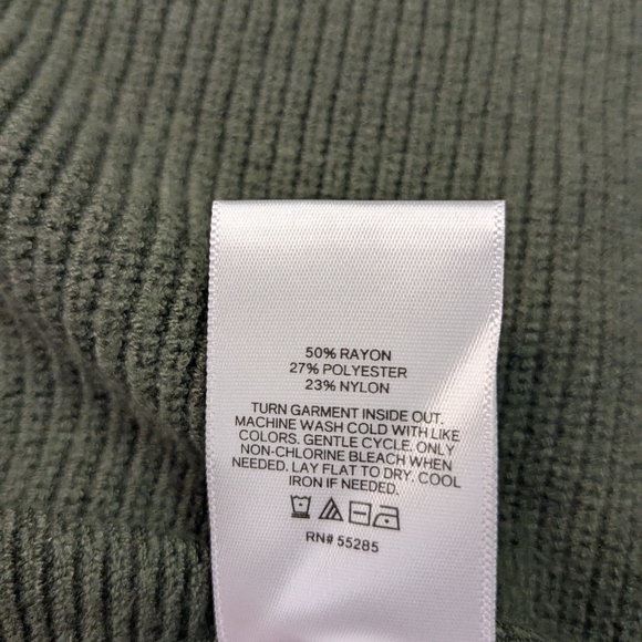 NWT Express knit sweater in medium - Picture 3 of 5